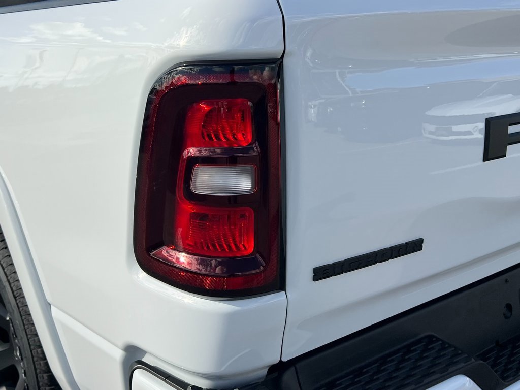 New 2026 RAM 1500 4x4 Crew Cab image 17