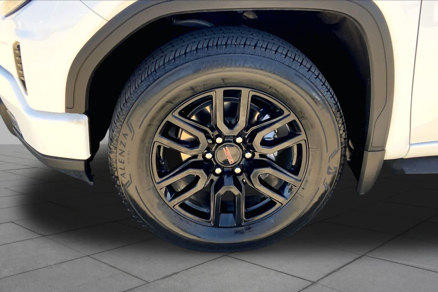 Used 2025 GMC Sierra 1500 Elevation RWD image 10