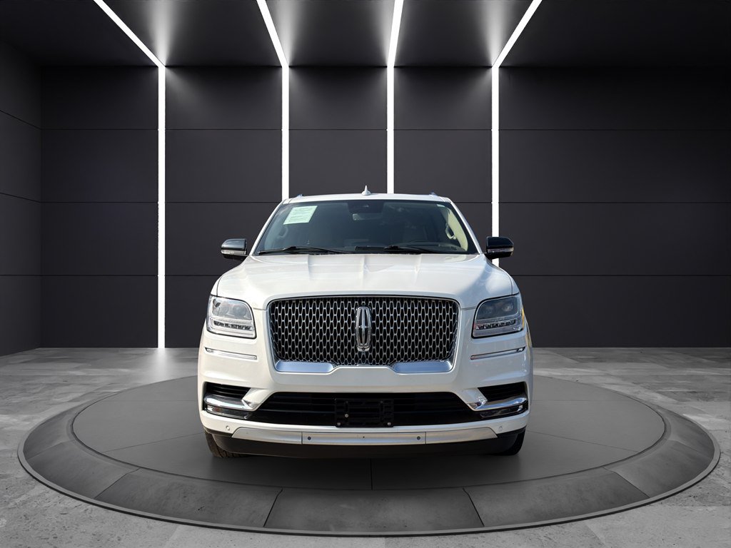 Used 2020 Lincoln Navigator L Reserve w/ Luxury Package AWD/4WD image 2