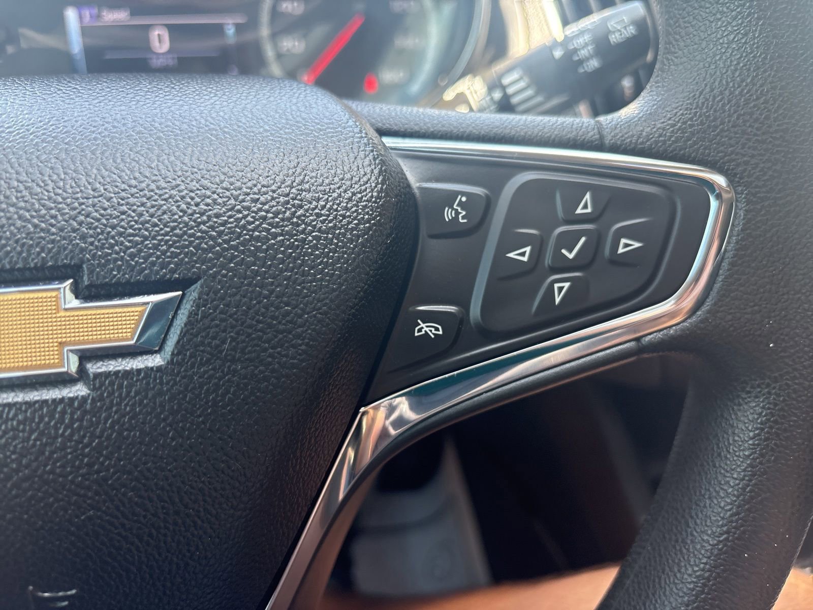 Used 2018 Chevrolet Cruze LT w/ Sun And Sound Package FWD image 33