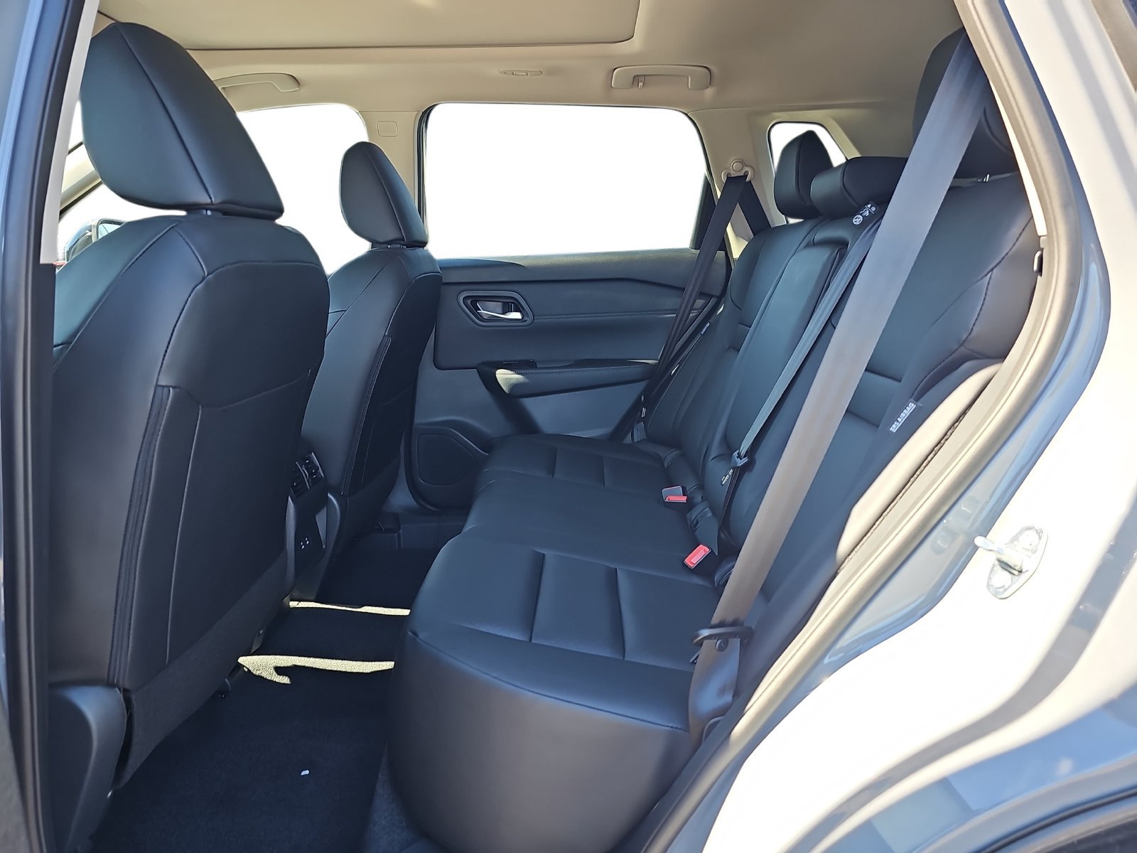New 2027 Nissan Rogue Dark Armor FWD image 14