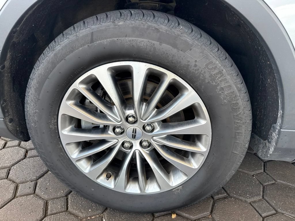Used 2018 Lincoln MKX Select w/ Select Plus Package AWD/4WD image 9