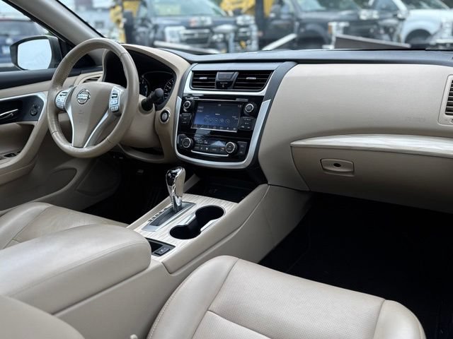 Used 2018 Nissan Altima 2.5 SL w/ 2.5 SL Technology Package FWD image 17