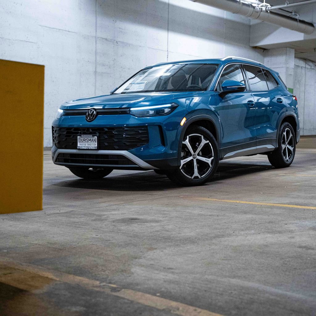 New 2026 Volkswagen Tiguan SE AWD/4WD image 1