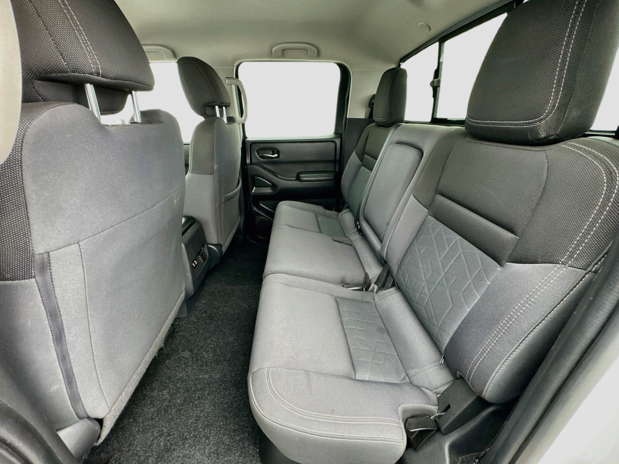 Used 2025 Nissan Frontier SV w/ SV Convenience Package RWD image 15