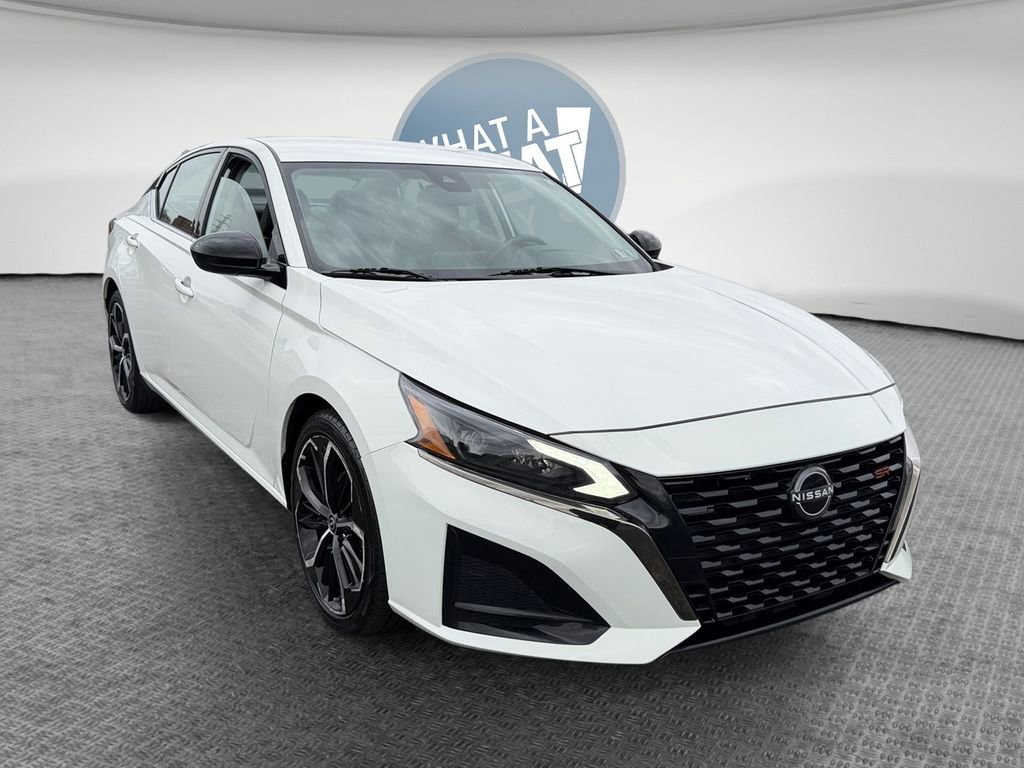 Used 2024 Nissan Altima 2.5 SR FWD image 1