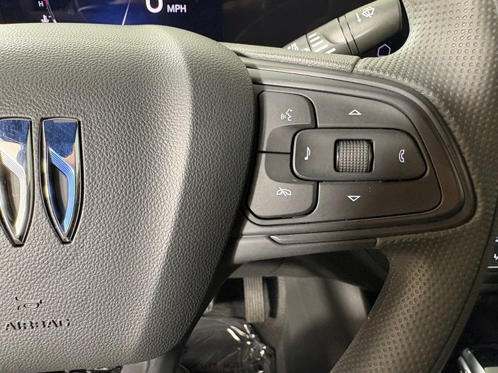 Certified 2025 Buick Envista Preferred FWD image 29