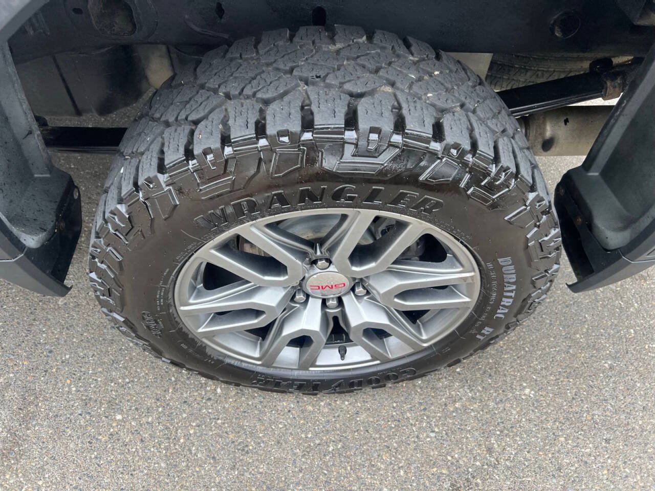 Used 2021 GMC Sierra 1500 AT4 w/ AT4 Carbonpro Edition AWD/4WD image 14