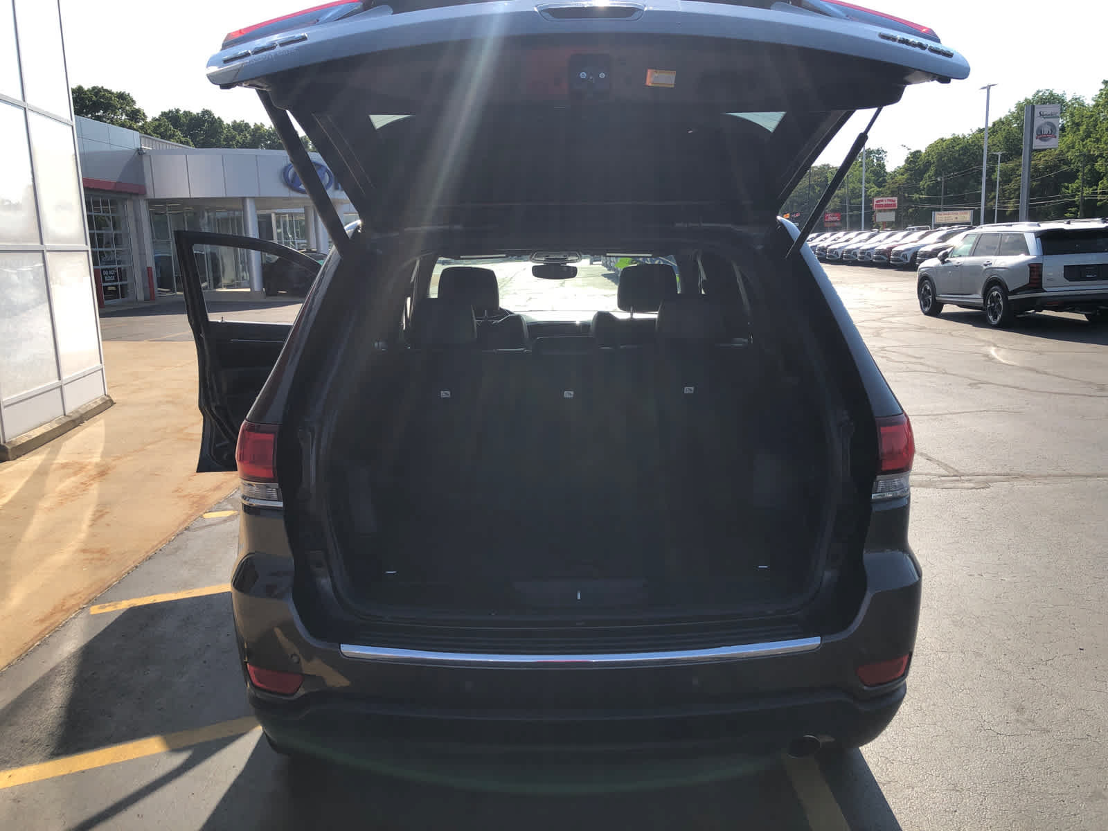 Used 2021 Jeep Grand Cherokee Limited AWD/4WD image 27