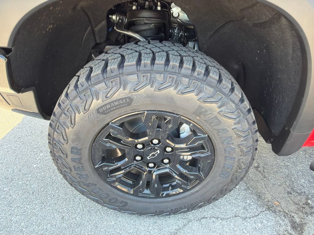New 2026 Chevrolet Silverado 1500 ZR2 w/ Dark Appearance Package AWD/4WD image 9
