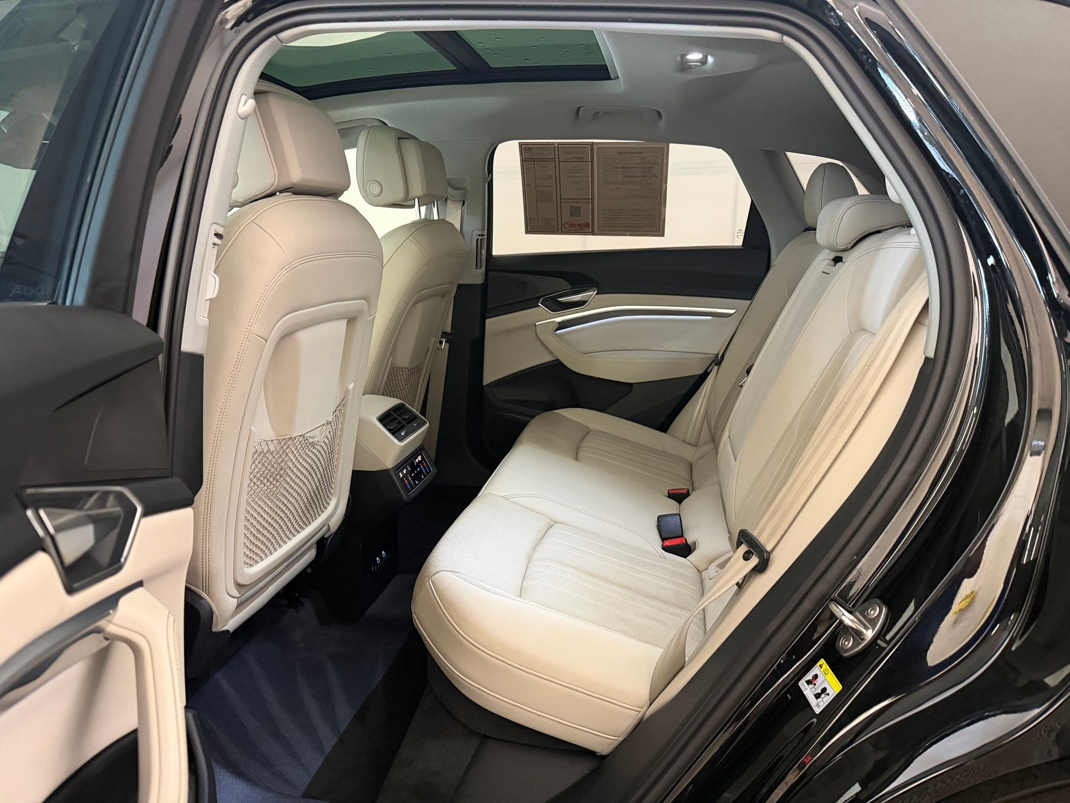 Certified 2024 Audi Q8 e-tron Premium Plus w/ Premium Plus Package AWD/4WD image 23