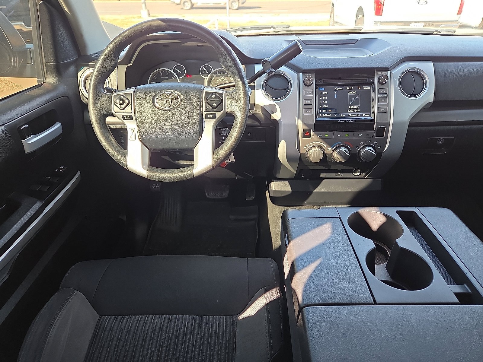 Used 2017 Toyota Tundra SR5 image 9