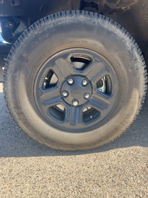 Used 2017 Jeep Wrangler Unlimited Sport w/ Connectivity Group image 30