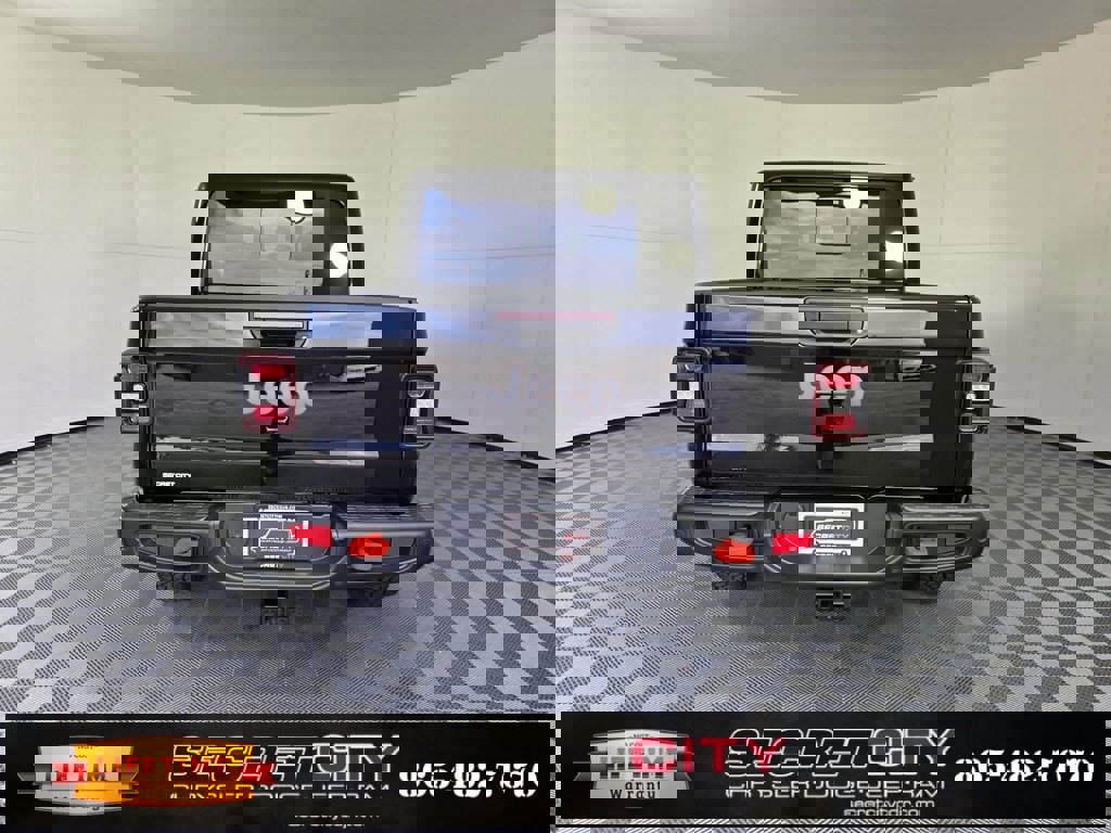 New 2025 Jeep Gladiator Mojave image 6