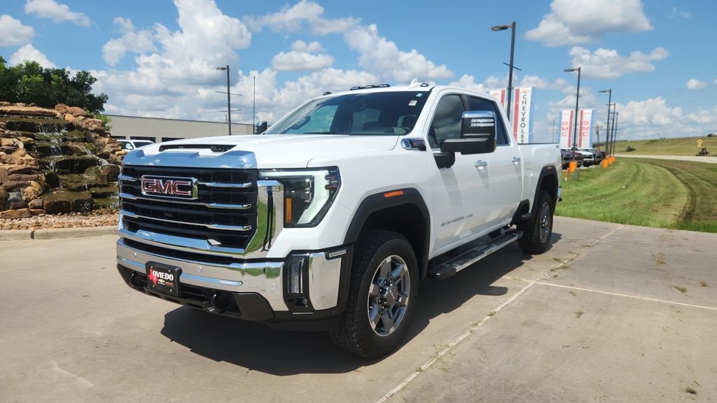 Used 2025 GMC Sierra 2500 SLT w/ Texas SLT Premium Package image 2