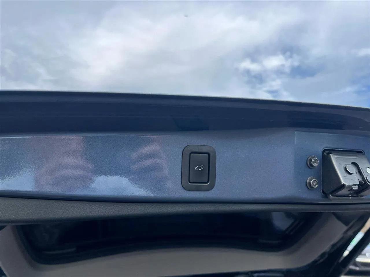 Used 2015 Toyota Highlander Limited image 23