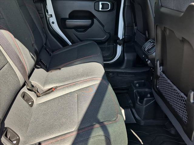 Used 2024 Jeep Gladiator Rubicon w/ Convenience Group AWD/4WD image 19