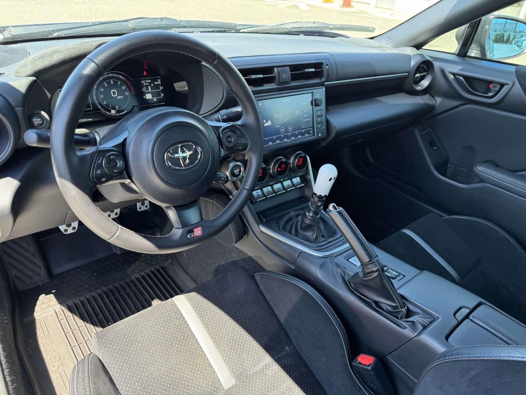 Used 2023 Toyota GR86 Premium w/ ALL Weather Mat Package (TMS) RWD image 13