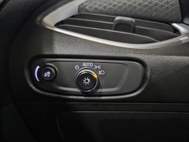 Used 2023 Chevrolet Malibu LS image 18