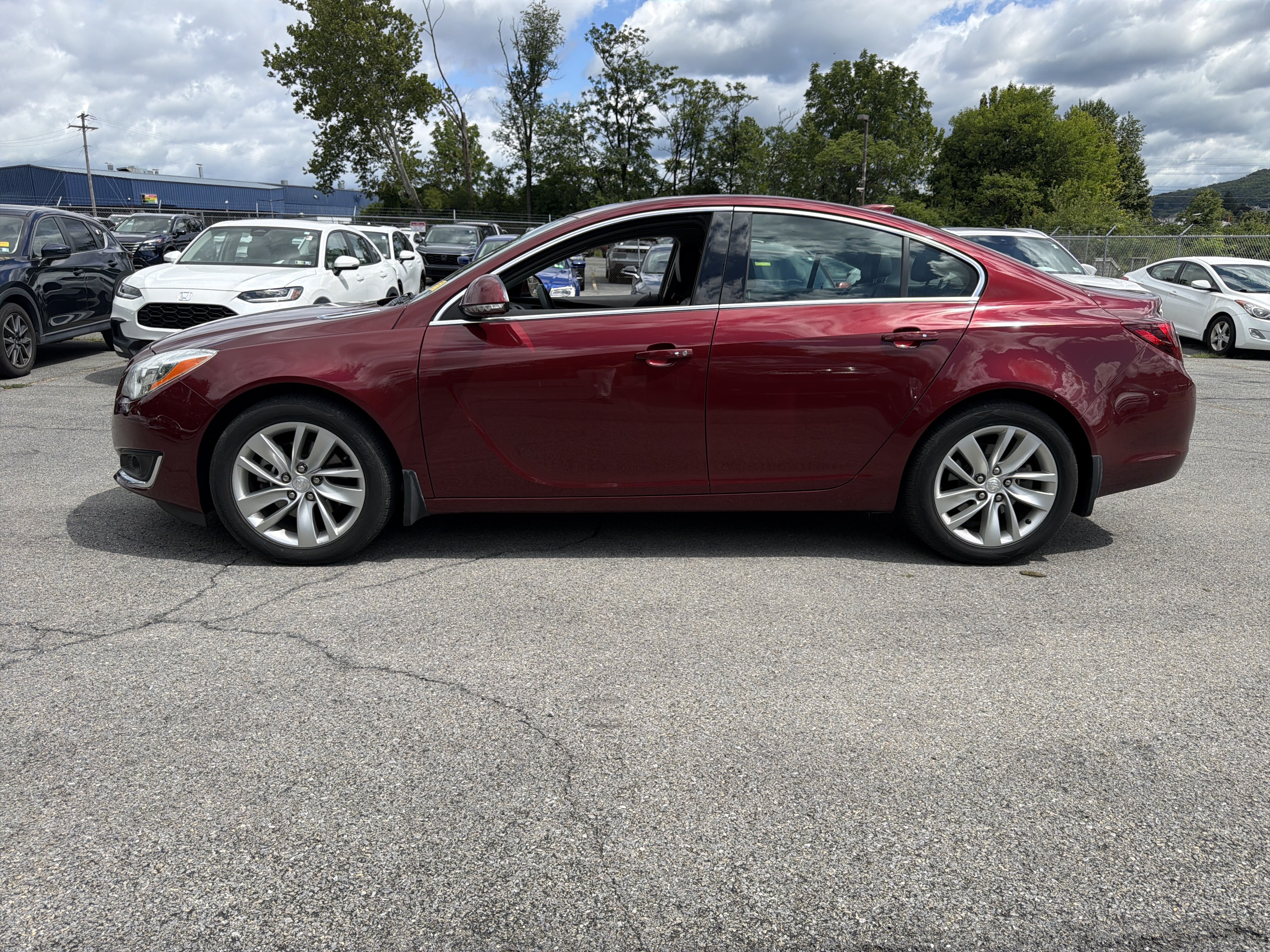 Used 2016 Buick Regal Premium AWD/4WD image 4