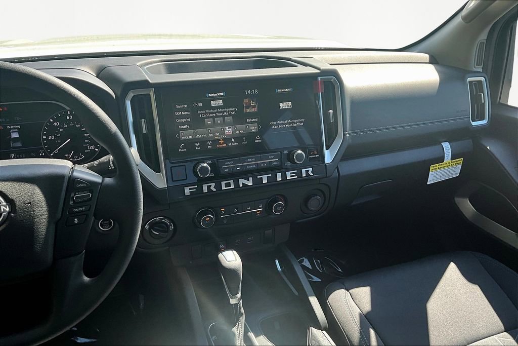Used 2025 Nissan Frontier SV image 9