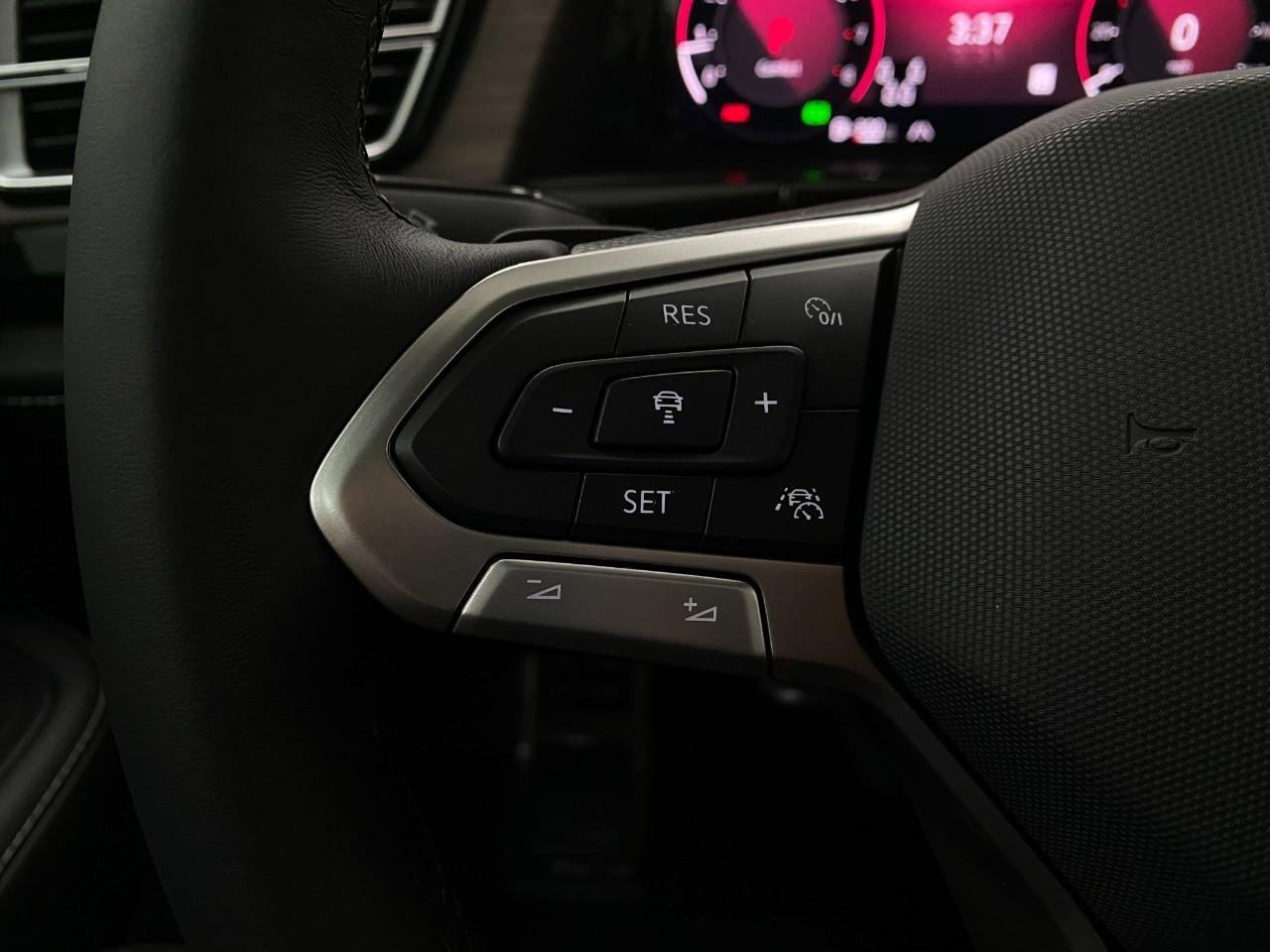 New 2026 Volkswagen Atlas SEL Premium R-Line image 17