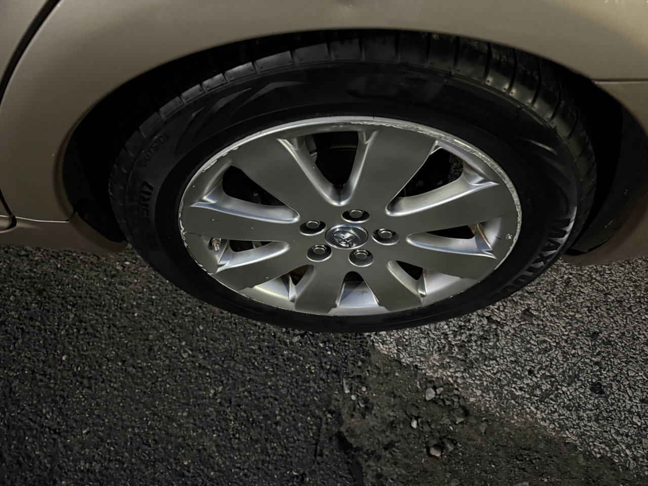 Used 2007 Toyota Avalon XLS image 9