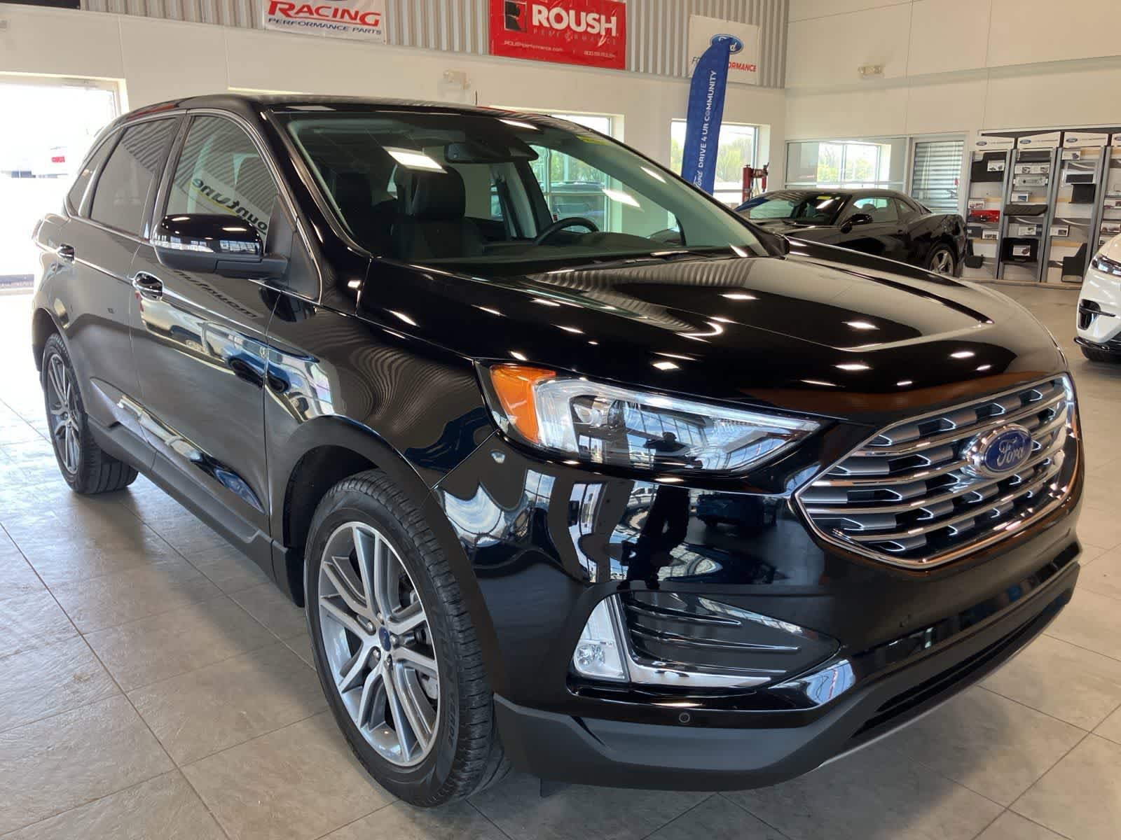 Used 2022 Ford Edge Titanium w/ Class II Trailer Tow Package AWD/4WD image 3