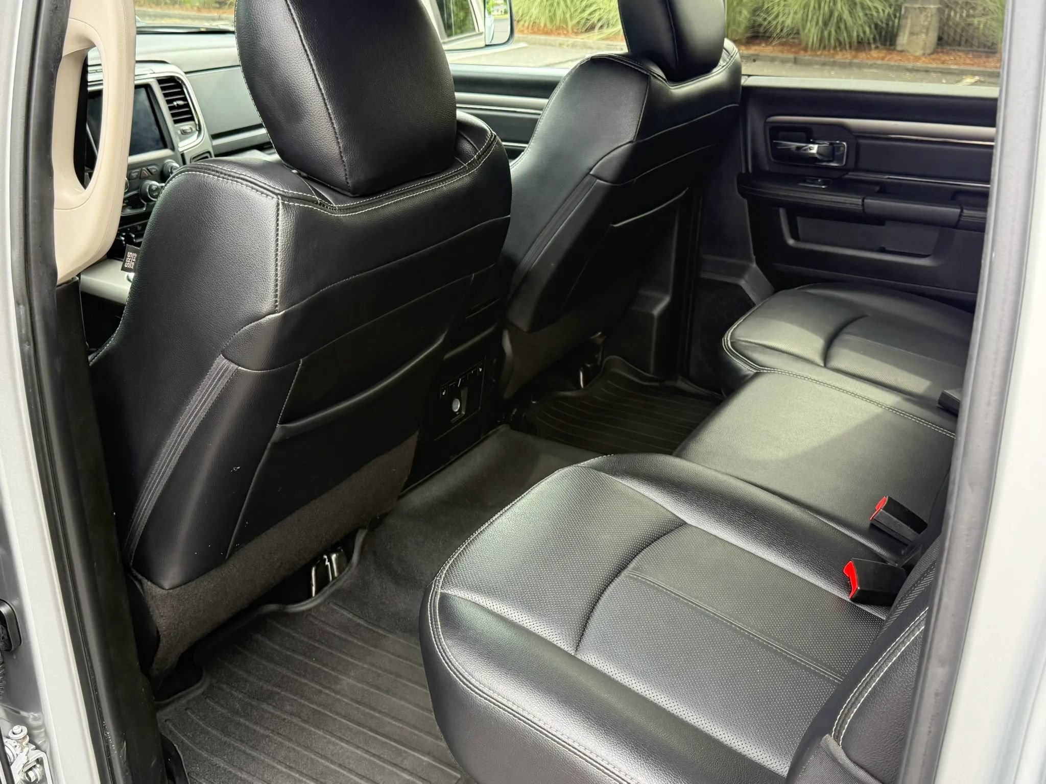 Used 2018 RAM 2500 Laramie w/ Sport Appearance Group AWD/4WD image 21
