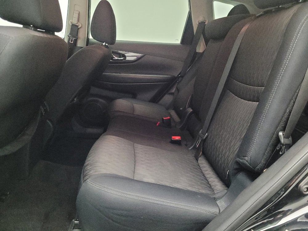 Used 2018 Nissan Rogue SV image 18