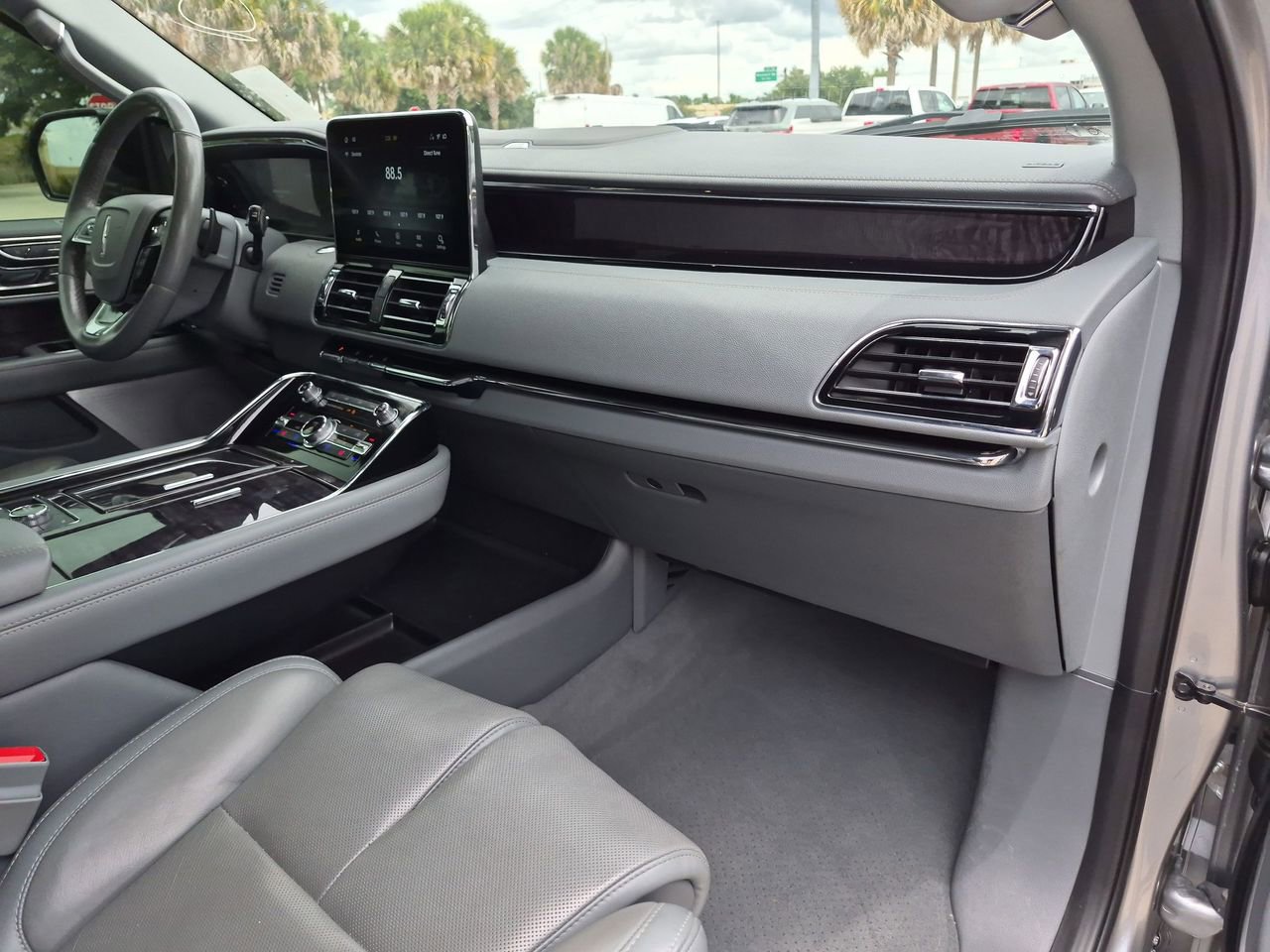 Used 2020 Lincoln Navigator L Reserve w/ Luxury Package AWD/4WD image 26