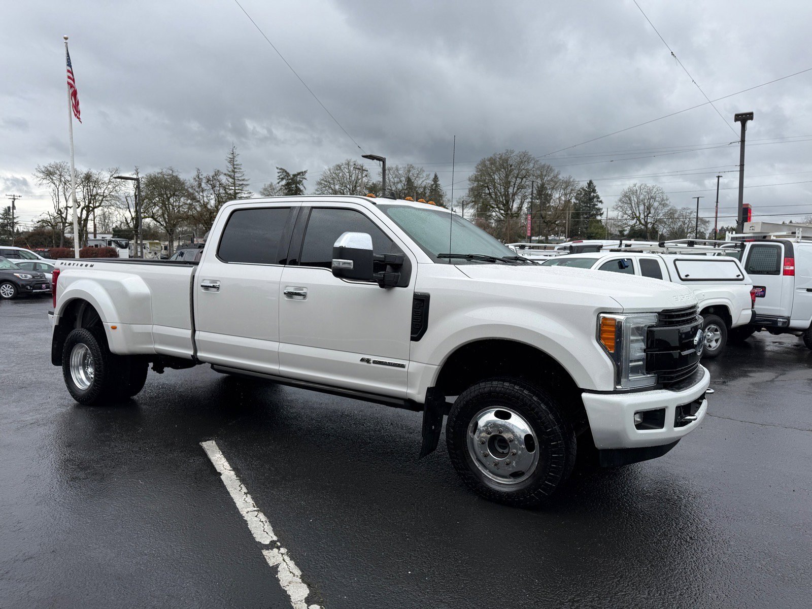 Used 2019 Ford F350 Platinum w/ Platinum Ultimate Package image 14