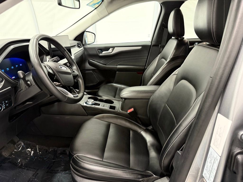 Used 2024 Ford Escape Platinum AWD/4WD image 13
