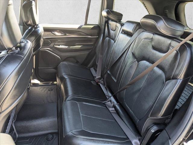 Used 2023 Jeep Grand Cherokee Overland AWD/4WD image 20