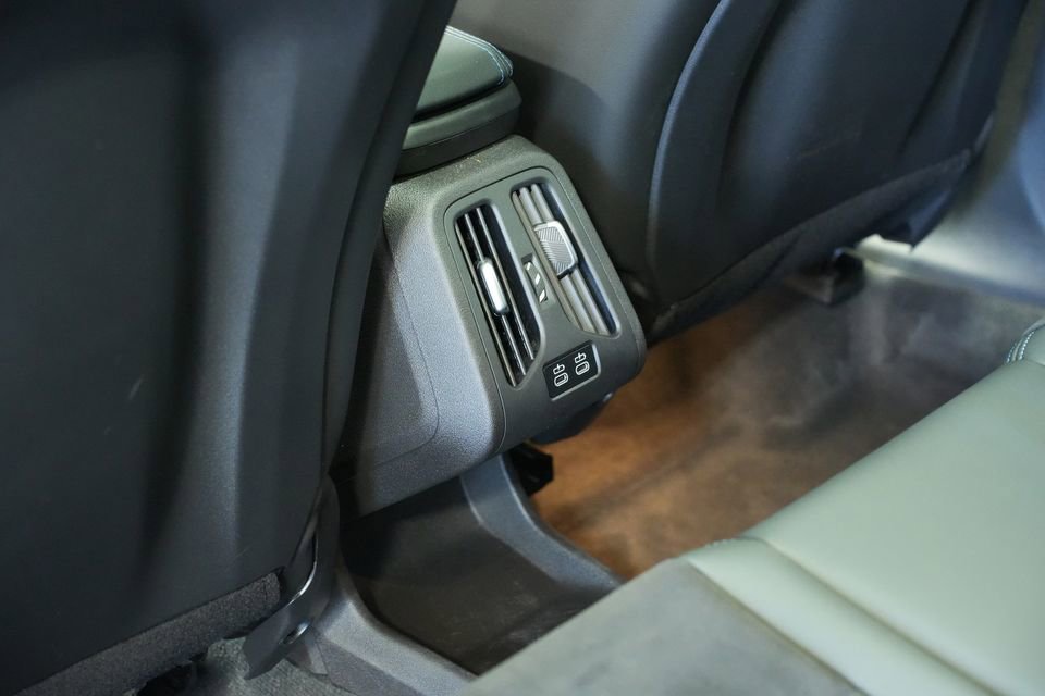 Used 2025 BMW X1 M35i w/ Premium Package image 19