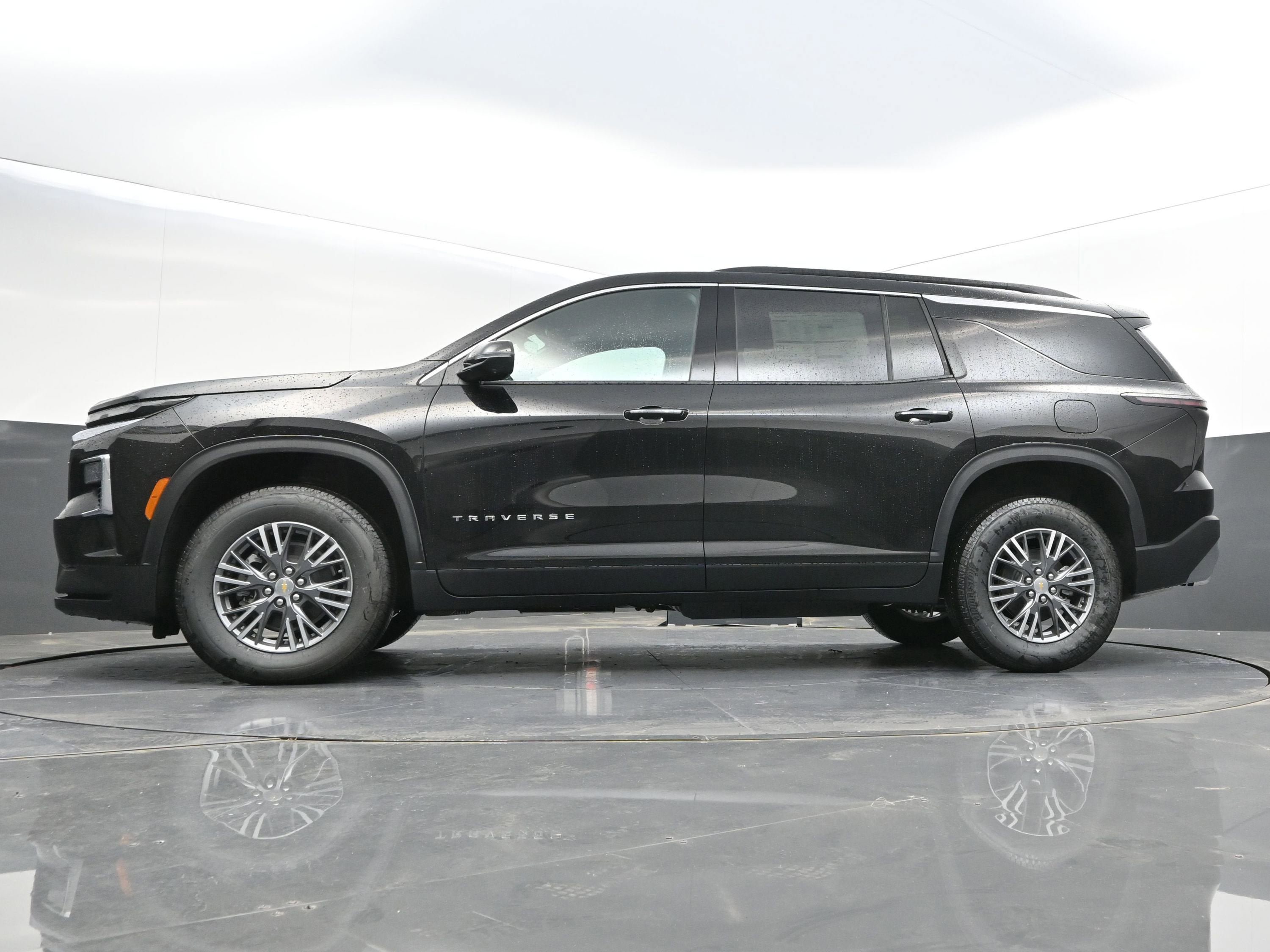 New 2026 Chevrolet Traverse LT w/ Driver Confidence Package AWD/4WD image 34