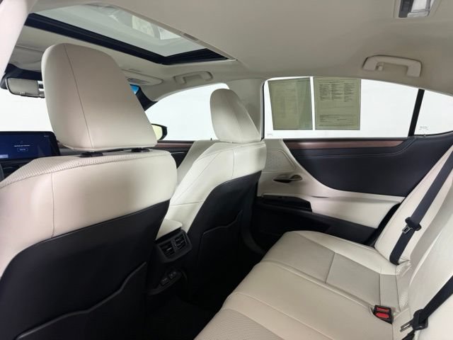 Certified 2025 Lexus ES 300h w/ Premium Package FWD image 33