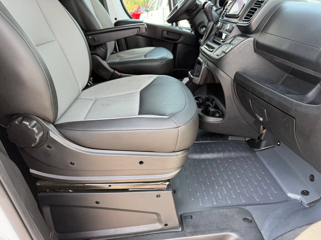 Used 2025 RAM ProMaster 2500 w/ Convenience Group FWD image 10