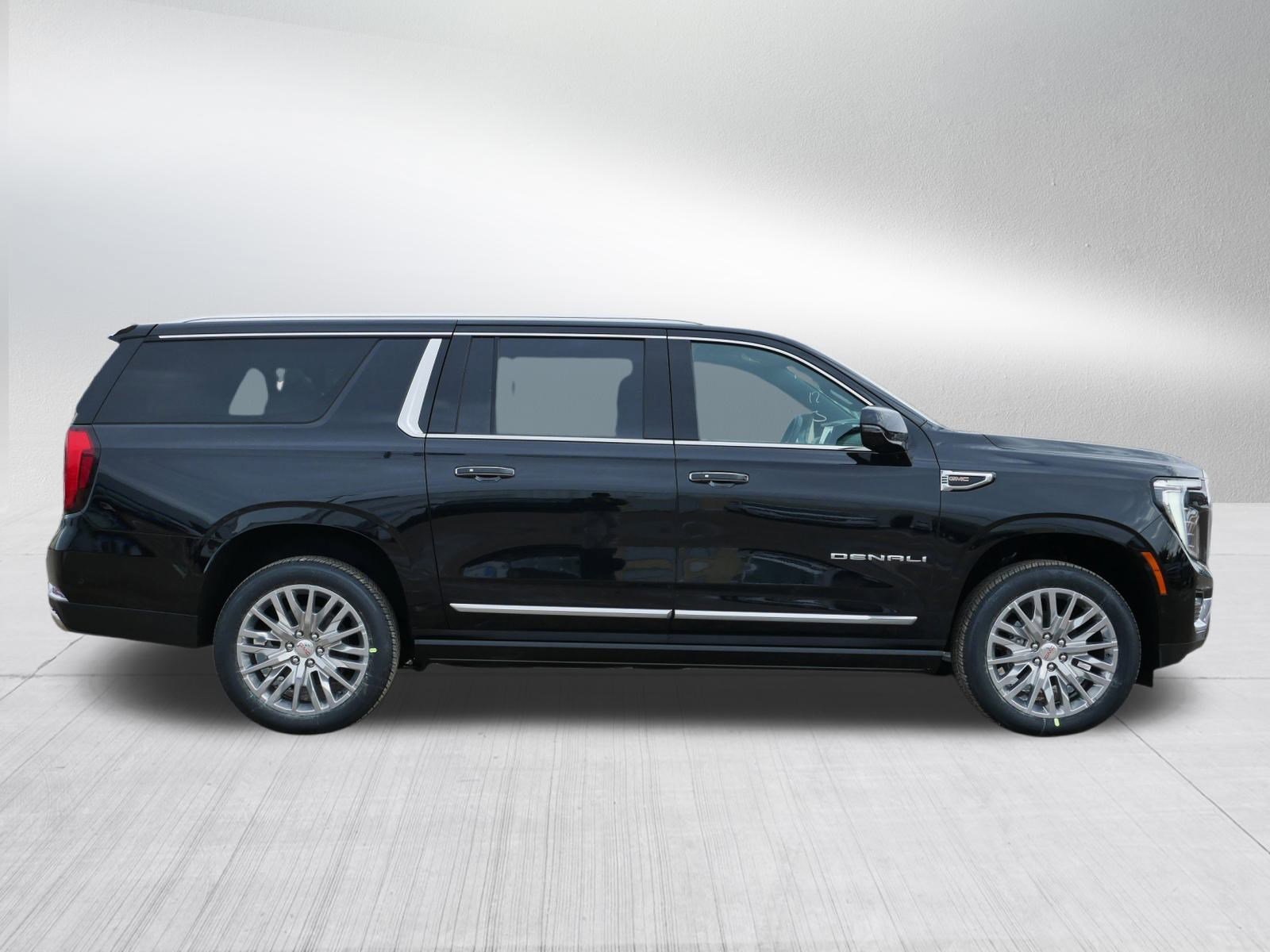 New 2026 GMC Yukon XL Denali w/ Sun & Power Step Package image 6