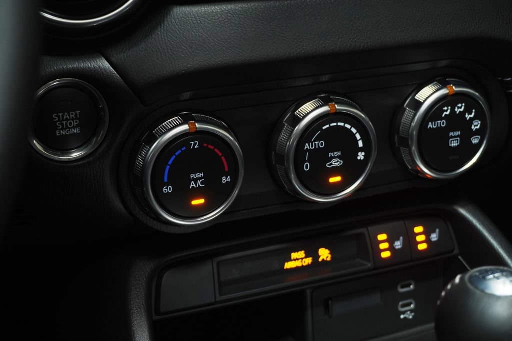 Used 2025 MAZDA MX-5 Miata Grand Touring RWD image 18