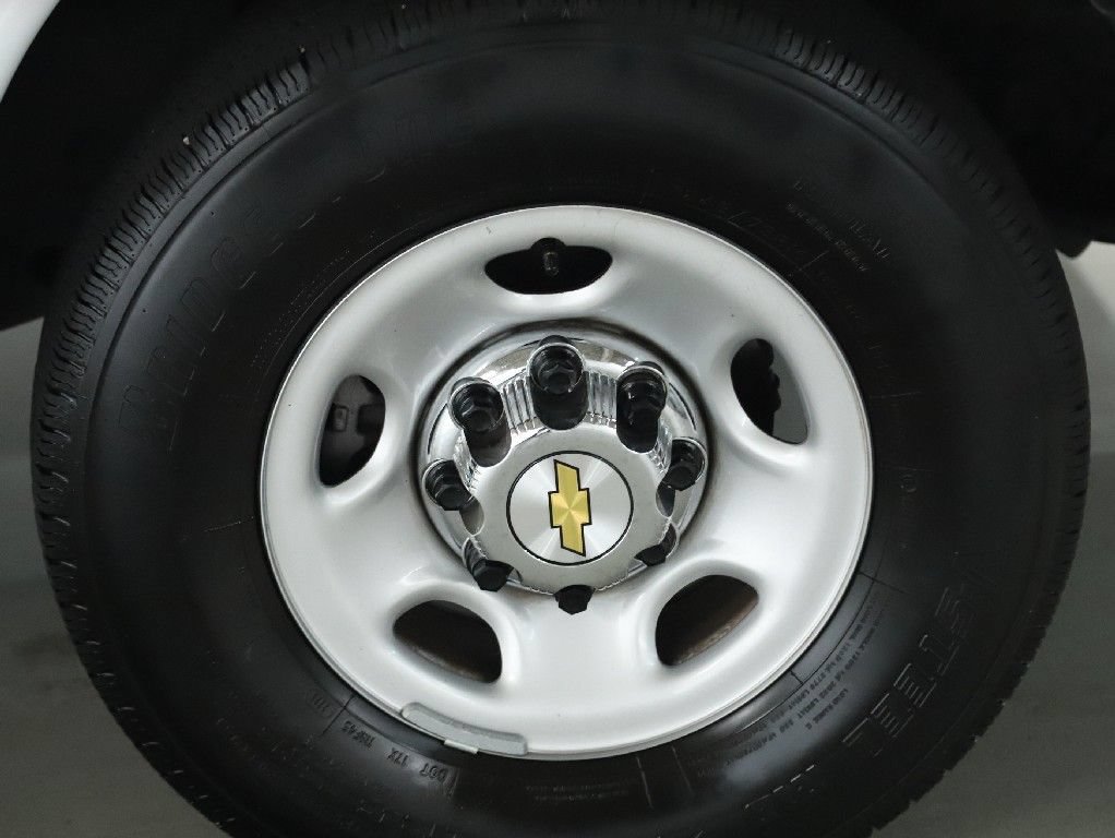 Used 2025 Chevrolet Express 3500 LT w/ LT Preferred Equipment Group RWD image 10