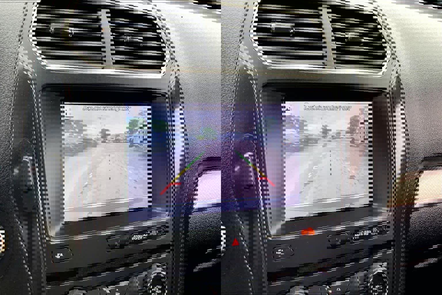 Used 2018 Ford Explorer XLT w/ Equipment Group 202A FWD image 23