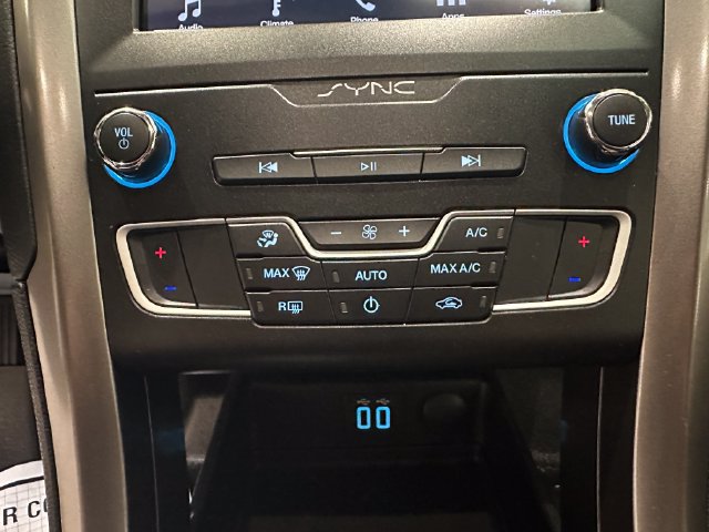 Certified 2019 Ford Fusion SE FWD image 11