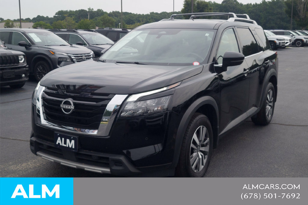 Used 2025 Nissan Pathfinder SL AWD/4WD image 1