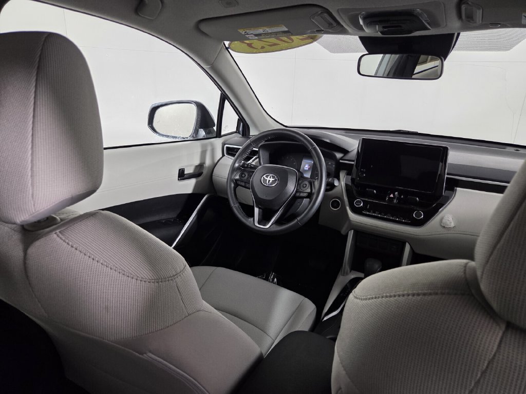Used 2023 Toyota Corolla Cross LE FWD image 29