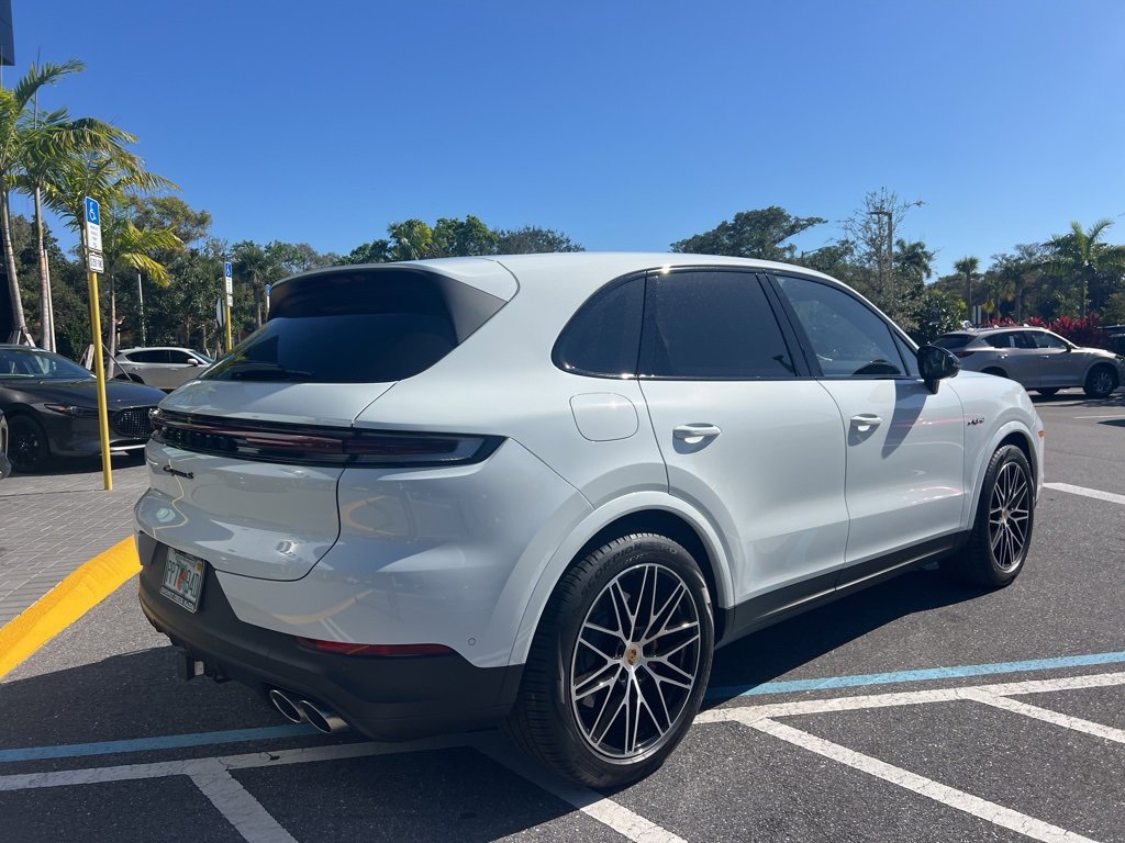 Used 2024 Porsche Cayenne S image 18