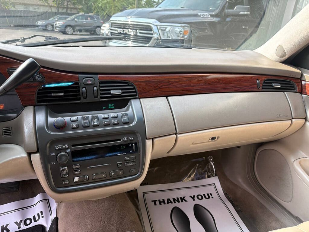 Used 2005 Cadillac De Ville w/ Trunk Convenience Package FWD image 12