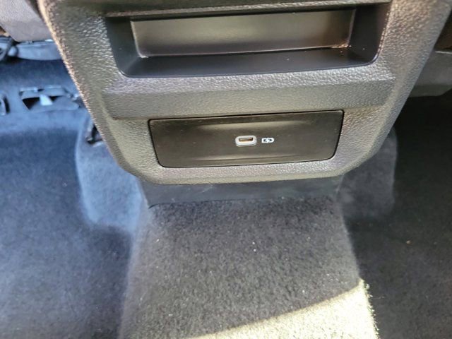 Used 2025 Volkswagen Taos SE FWD image 20