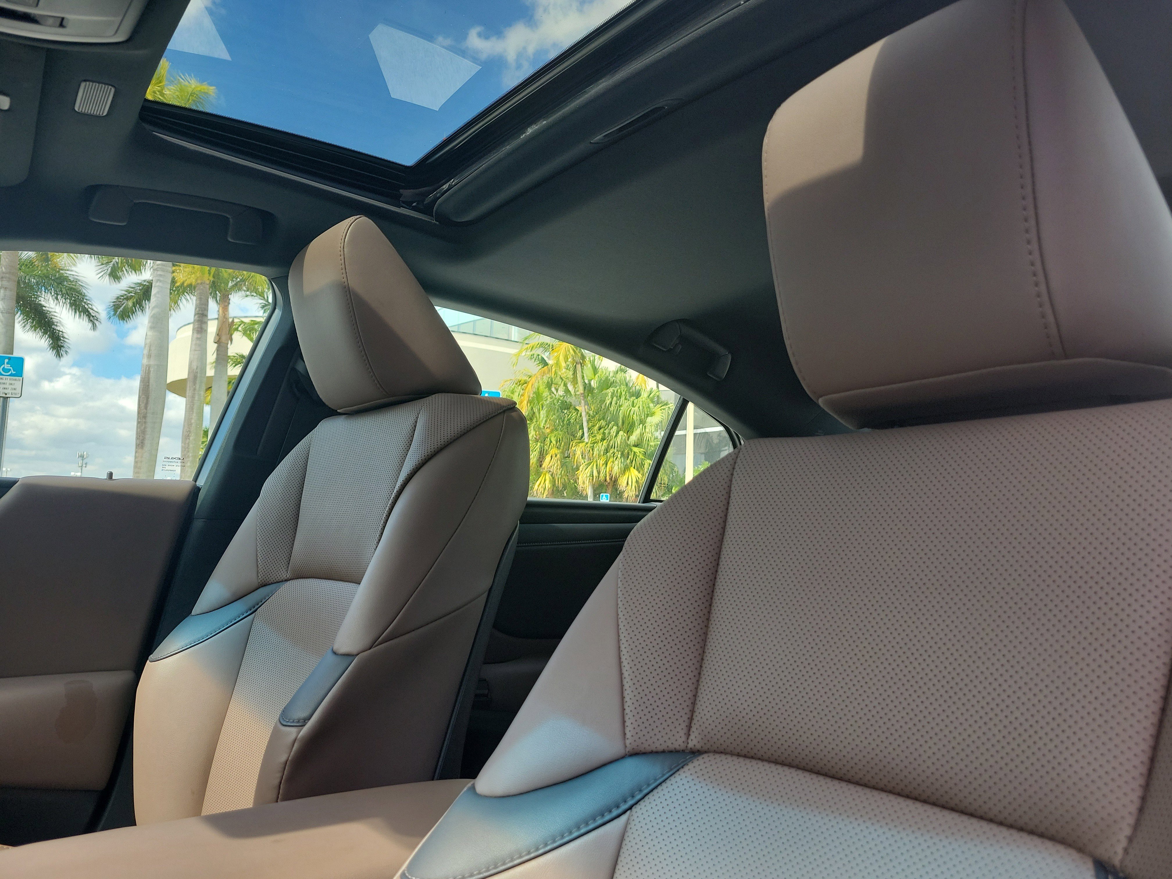 Used 2023 Lexus ES 350 w/ Premium Package image 21