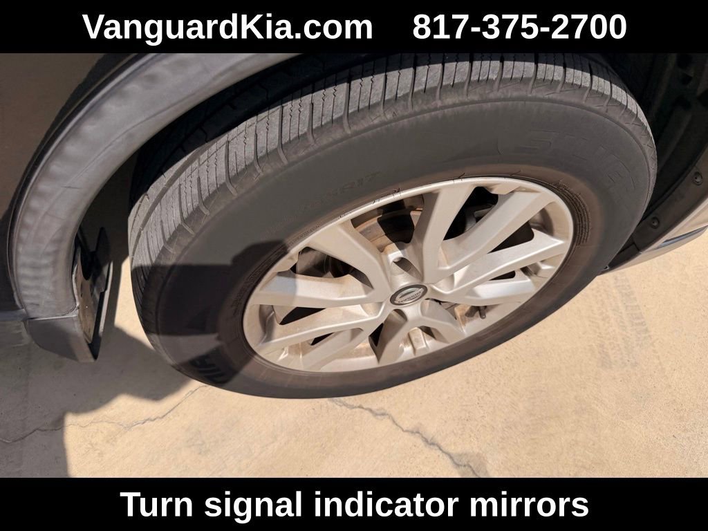 Used 2019 Nissan Rogue SV image 11